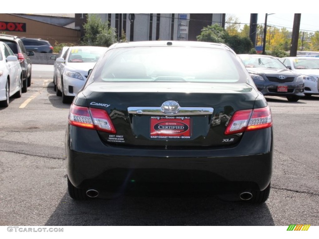 2011 Camry XLE V6 - Spruce Green Mica / Bisque photo #5
