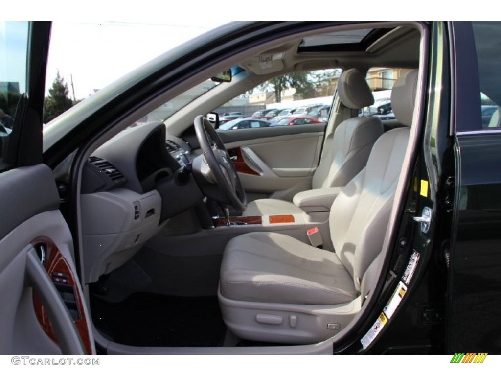 2011 Camry XLE V6 - Spruce Green Mica / Bisque photo #7