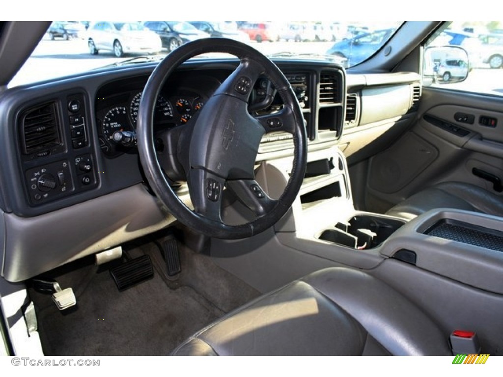 2004 Suburban 1500 LT 4x4 - Summit White / Gray/Dark Charcoal photo #5