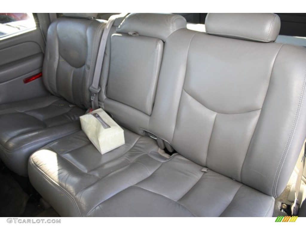 2004 Suburban 1500 LT 4x4 - Summit White / Gray/Dark Charcoal photo #6