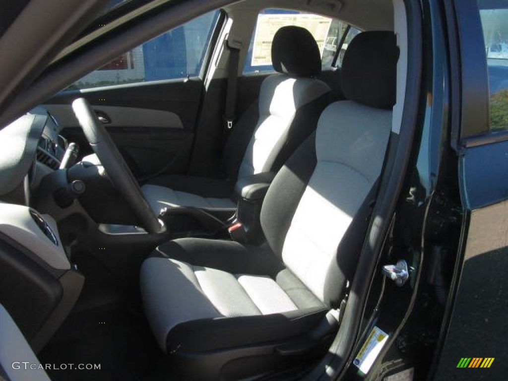 2014 Cruze LS - Rainforest Green Metallic / Jet Black/Medium Titanium photo #12