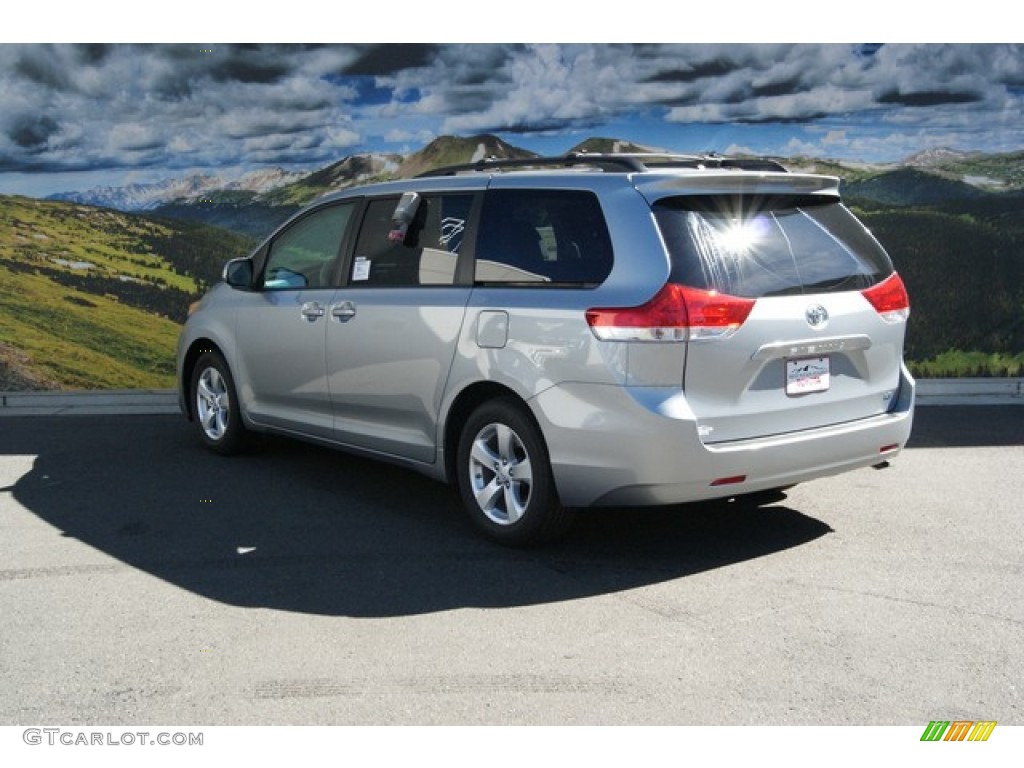 2014 Sienna LE - Silver Sky Metallic / Light Gray photo #3