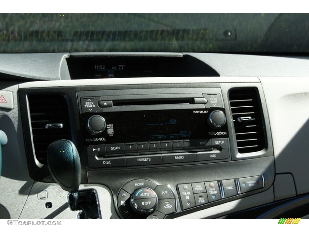 2014 Sienna LE - Silver Sky Metallic / Light Gray photo #6