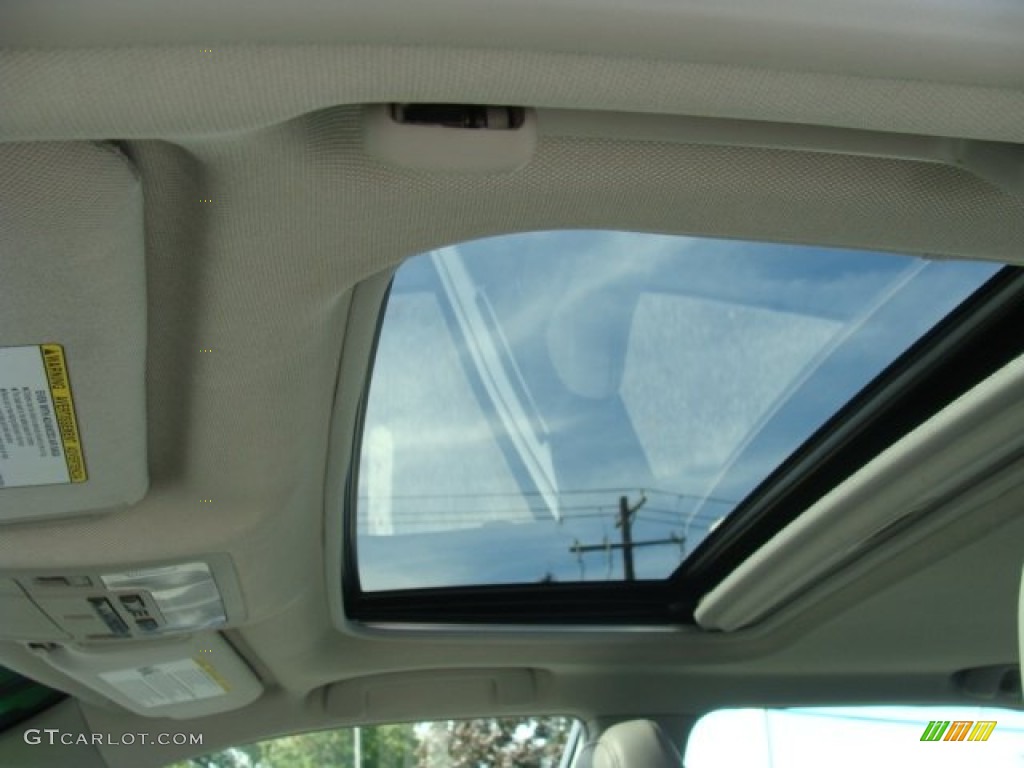 2013 Camry XLE - Super White / Ash photo #8