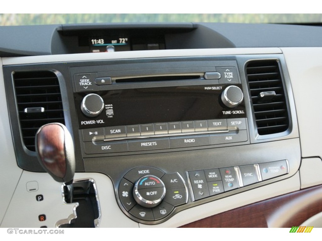 2014 Toyota Sienna XLE AWD Audio System Photos