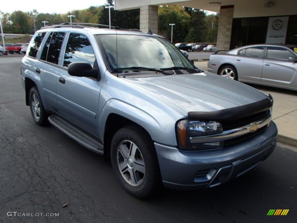 2006 TrailBlazer LS 4x4 - Silver Blue Metallic / Light Gray photo #2