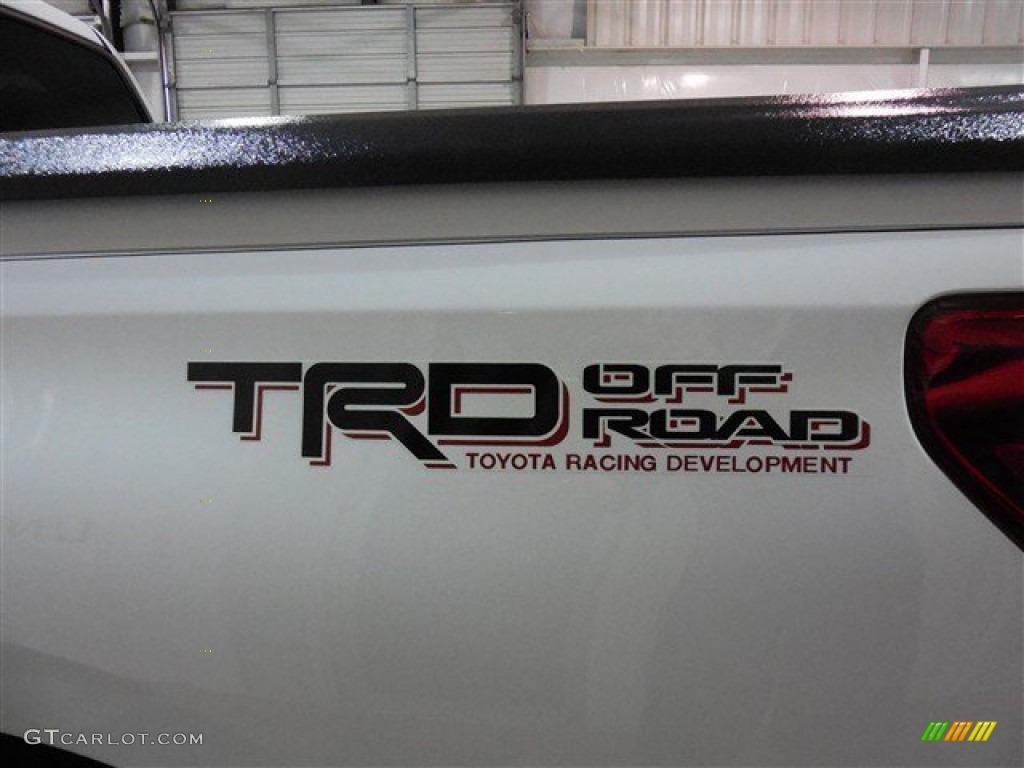 2012 Tundra SR5 TRD CrewMax - Super White / Graphite photo #21