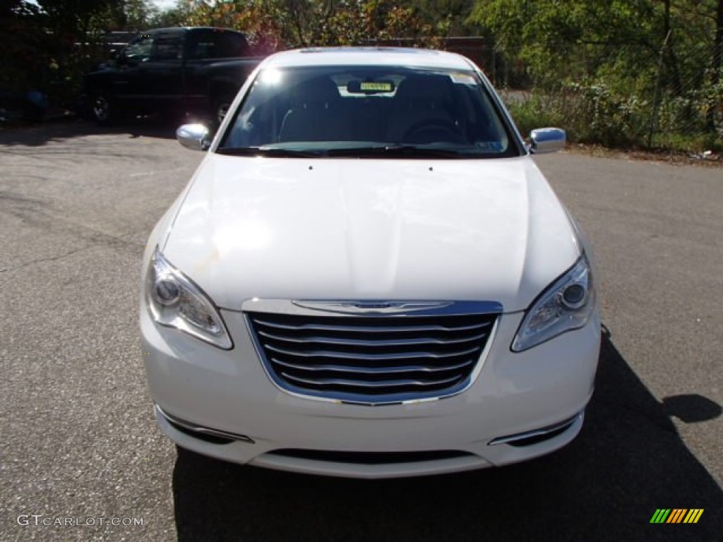 2014 200 Limited Sedan - Bright White / Black/Light Frost Beige photo #3