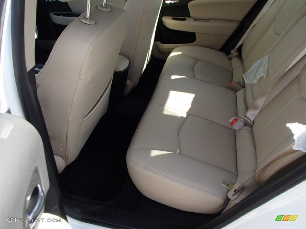 2014 200 Limited Sedan - Bright White / Black/Light Frost Beige photo #12