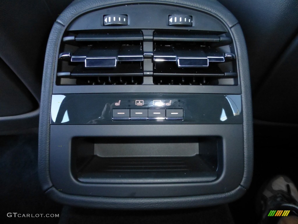 2014 Maserati Quattroporte GTS Controls Photos