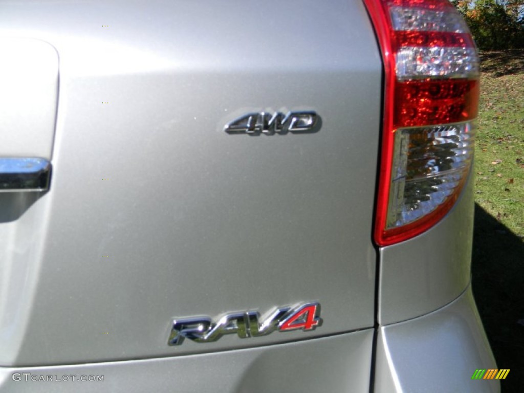 2010 RAV4 Sport V6 4WD - Classic Silver Metallic / Dark Charcoal photo #41