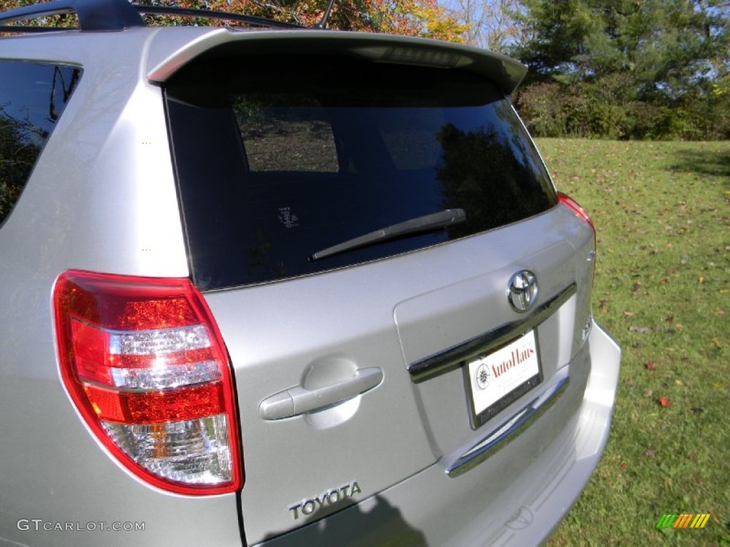 2010 RAV4 Sport V6 4WD - Classic Silver Metallic / Dark Charcoal photo #42
