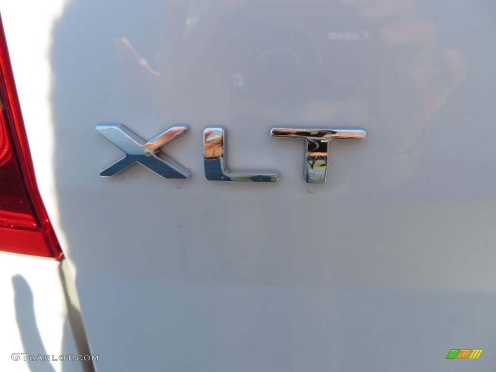2014 Explorer XLT - White Platinum / Charcoal Black photo #15