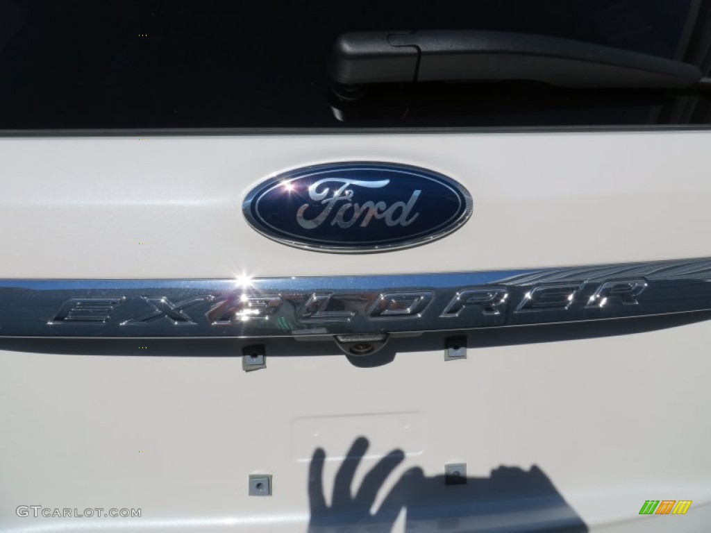 2014 Explorer XLT - White Platinum / Charcoal Black photo #16