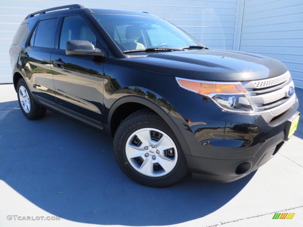 2014 Explorer FWD - Tuxedo Black / Medium Light Stone photo #2