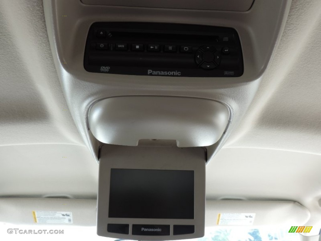 2004 Yukon Denali AWD - Silver Birch Metallic / Sandstone photo #9