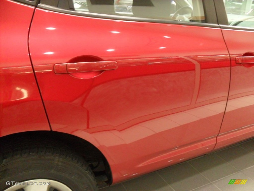 2008 Rogue S AWD - Venom Red Pearl / Black photo #9