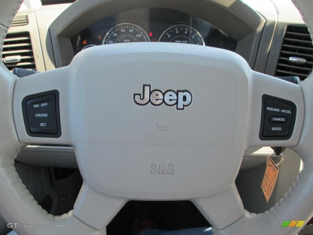 2007 Jeep Grand Cherokee Limited 4x4 Dark Khaki/Light Graystone Steering Wheel Photo #86618238