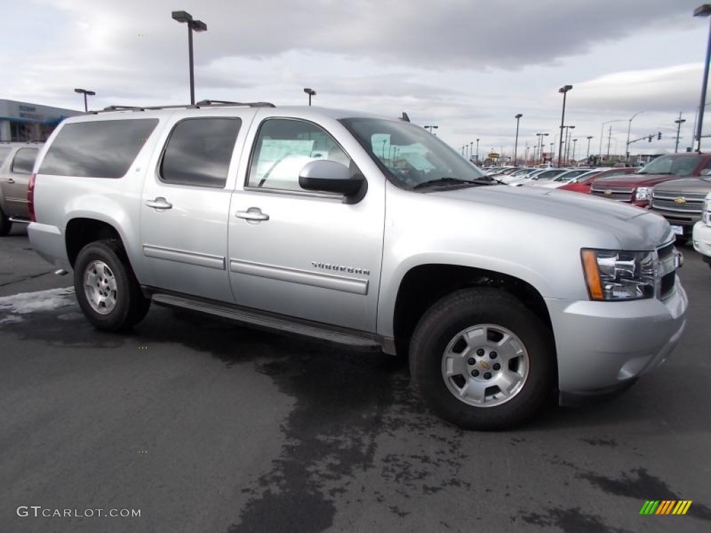 2013 Suburban LT 4x4 - Silver Ice Metallic / Ebony photo #2