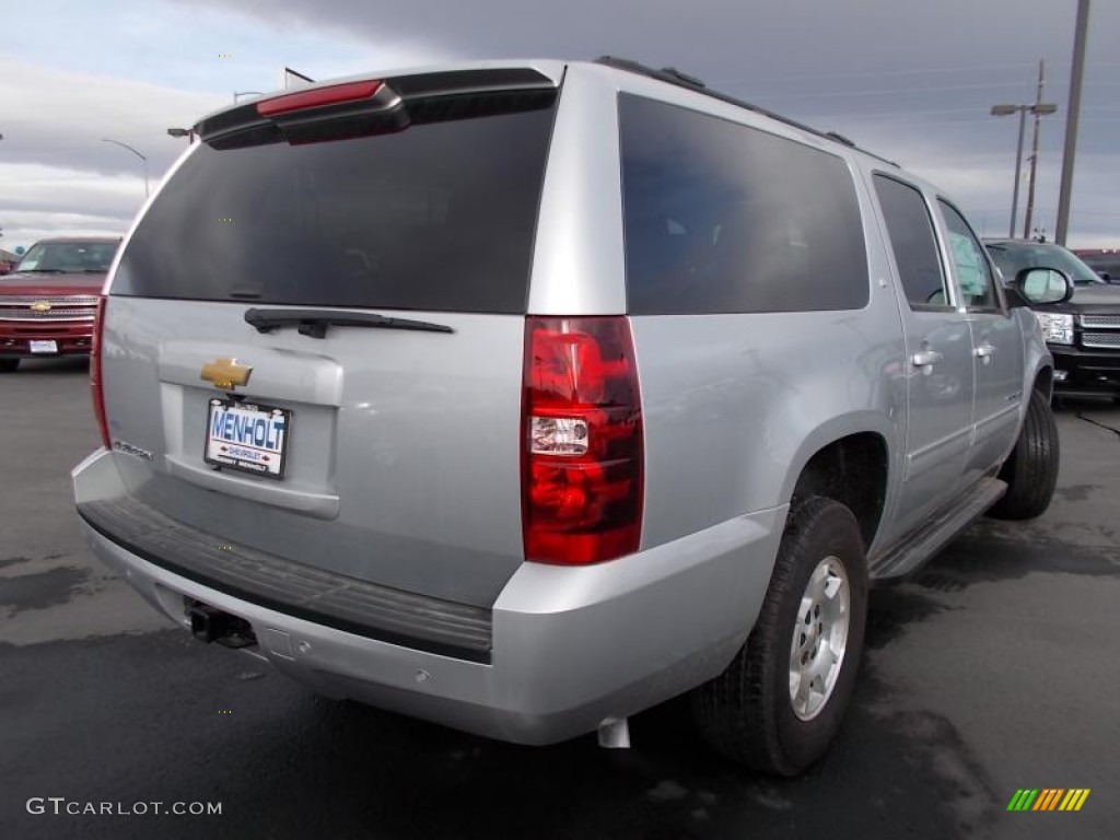 2013 Suburban LT 4x4 - Silver Ice Metallic / Ebony photo #3