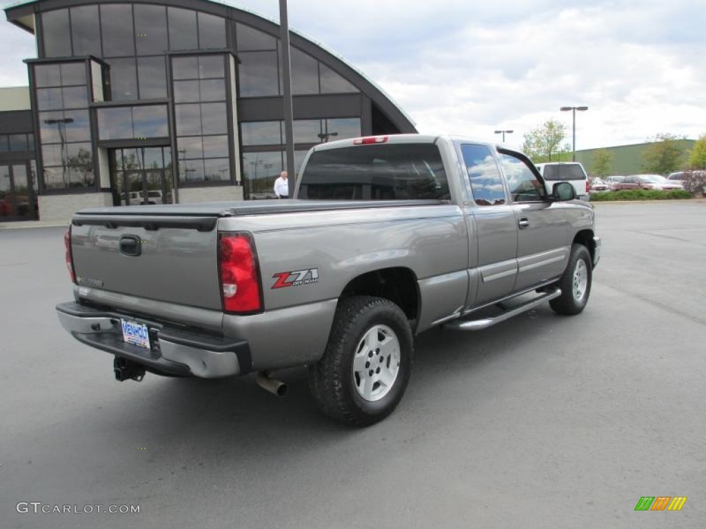 2006 Silverado 1500 LS Extended Cab 4x4 - Graystone Metallic / Dark Charcoal photo #6