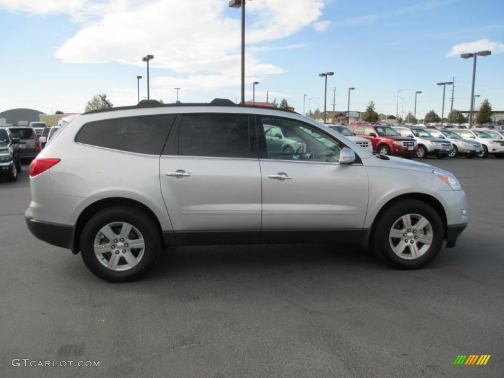 2010 Traverse LT AWD - Silver Ice Metallic / Dark Gray/Light Gray photo #7