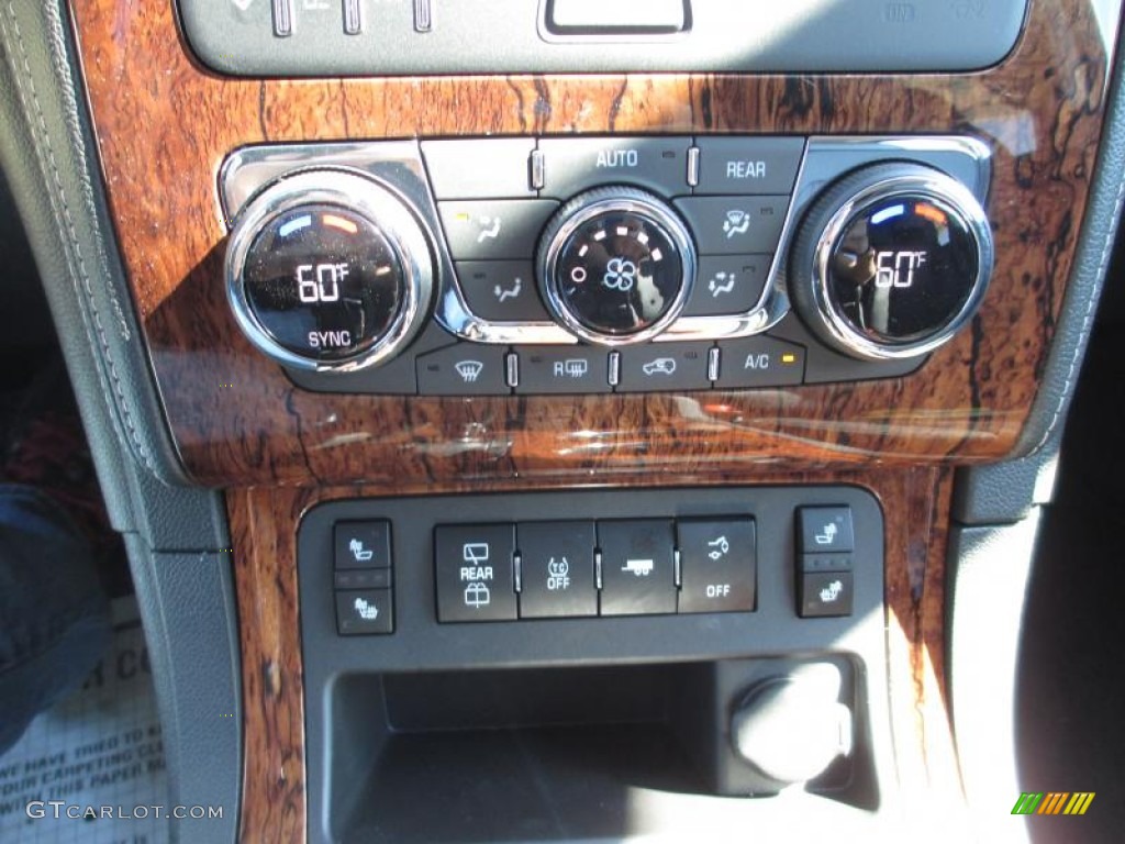 2014 Chevrolet Traverse LT AWD Controls Photos