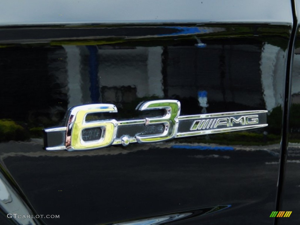 2010 Mercedes-Benz E 63 AMG Sedan Marks and Logos Photos