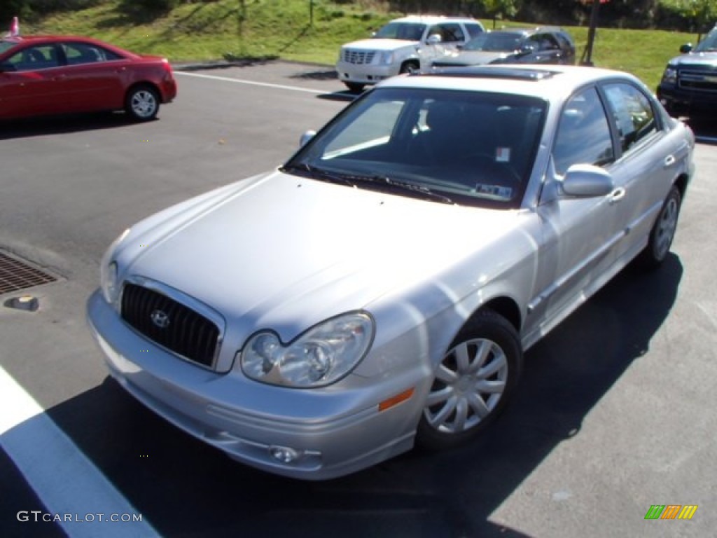 2003 Sonata  - Brilliant Silver Metallic / Grey photo #3