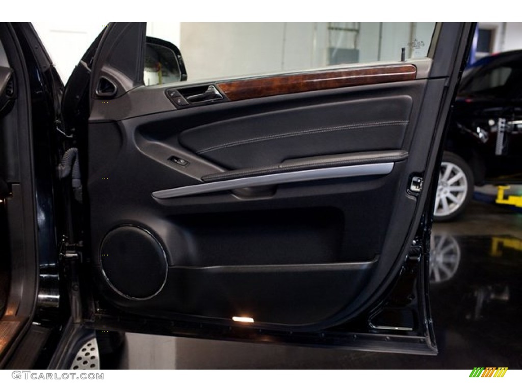 2010 Mercedes-Benz GL 450 4Matic Black Door Panel Photo #86631085