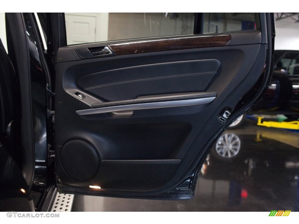 2010 Mercedes-Benz GL 450 4Matic Door Panel Photos