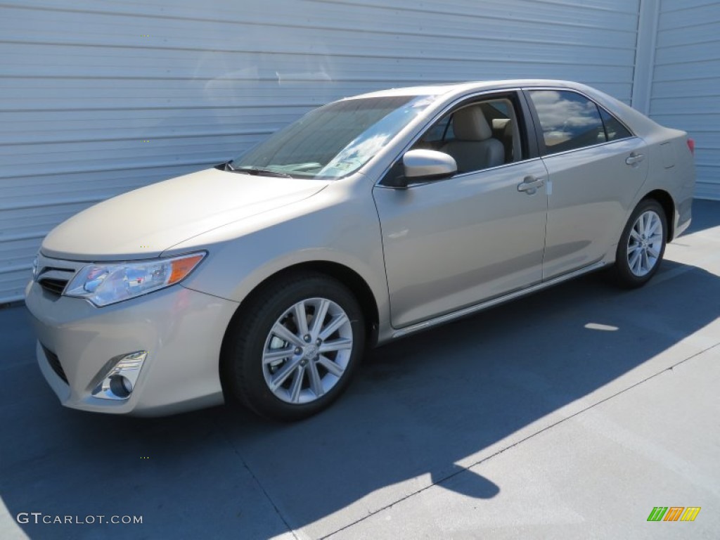 2014 Camry XLE - Champagne Mica / Ivory photo #7