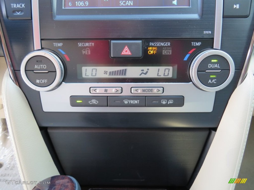 2014 Camry XLE - Champagne Mica / Ivory photo #29