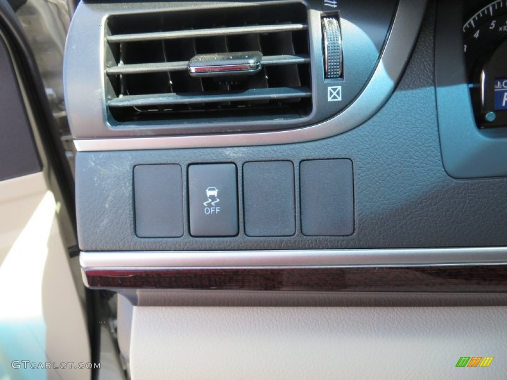 2014 Camry XLE - Champagne Mica / Ivory photo #31