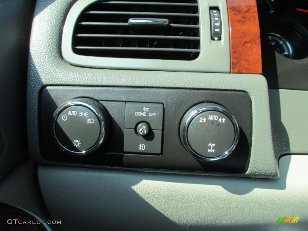 2013 Yukon XL SLT 4x4 - Onyx Black / Light Tan photo #17