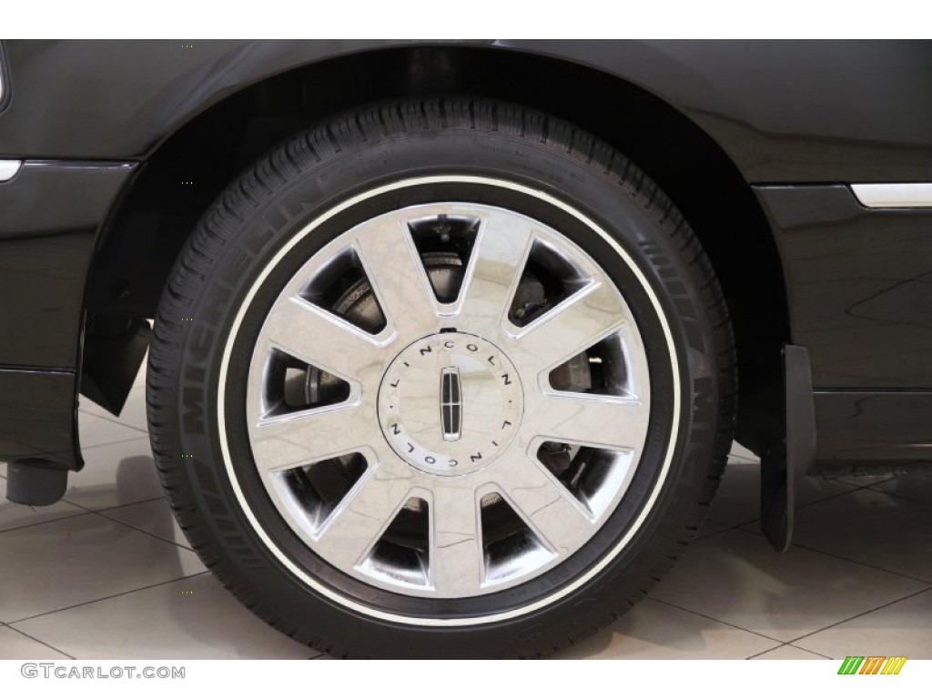 2007 Lincoln Town Car Designer Wheel Photo #86642059