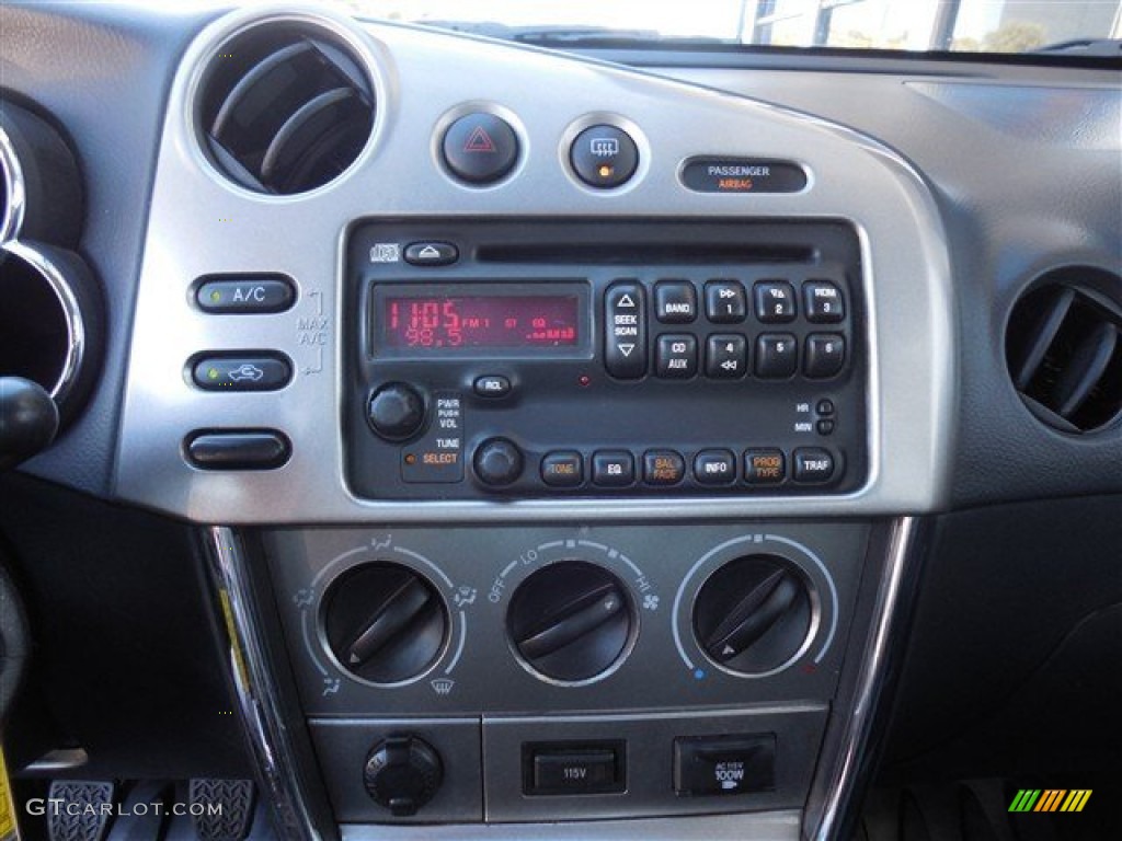 2007 Pontiac Vibe Standard Vibe Model Controls Photos