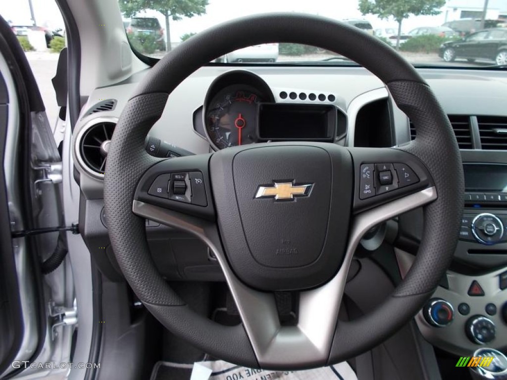 2013 Chevrolet Sonic LT Sedan Steering Wheel Photos