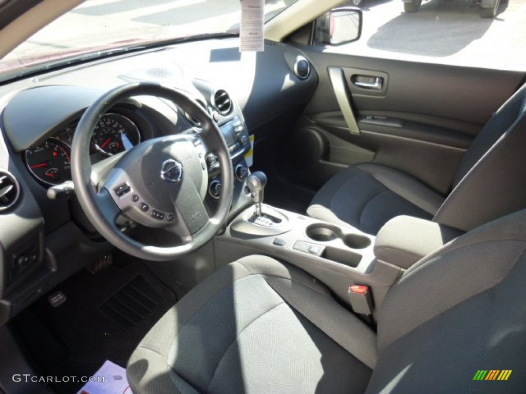 2013 Rogue S AWD - Cayenne Red / Black photo #16