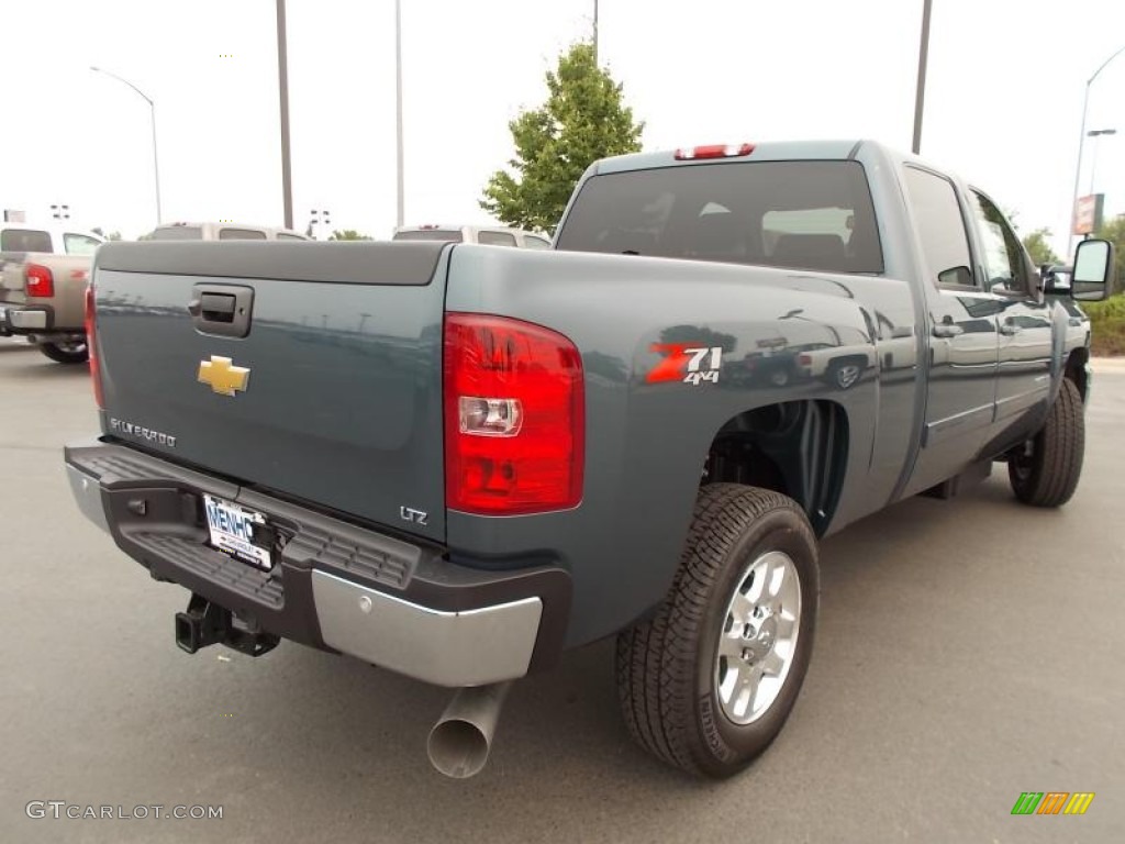 2014 Silverado 3500HD LTZ Crew Cab 4x4 - Blue Granite Metallic / Ebony photo #3