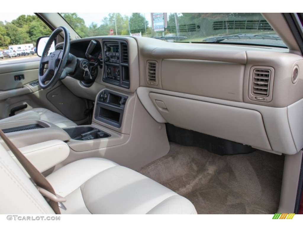 Tan/Neutral Interior 2004 Chevrolet Suburban 1500 LT 4x4 Photo #86662660