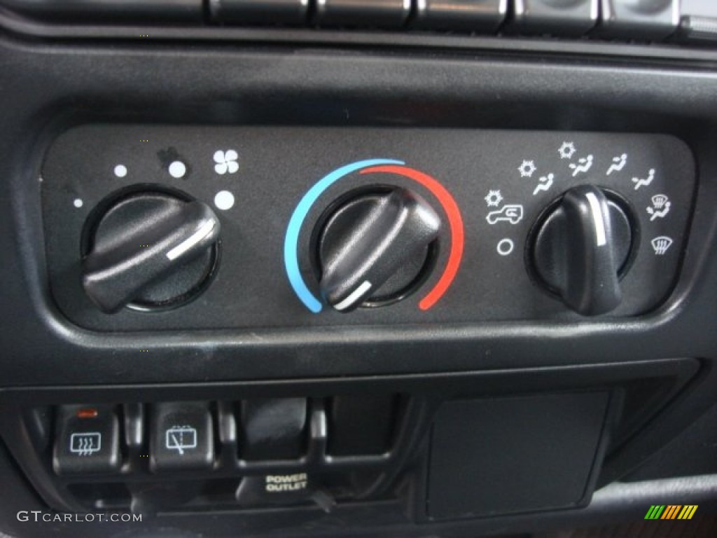 2003 Jeep Wrangler X 4x4 Freedom Edition Controls Photo #86664727