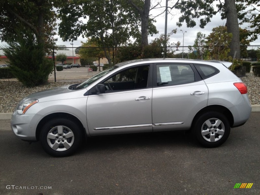 2013 Rogue S AWD - Brilliant Silver / Black photo #4