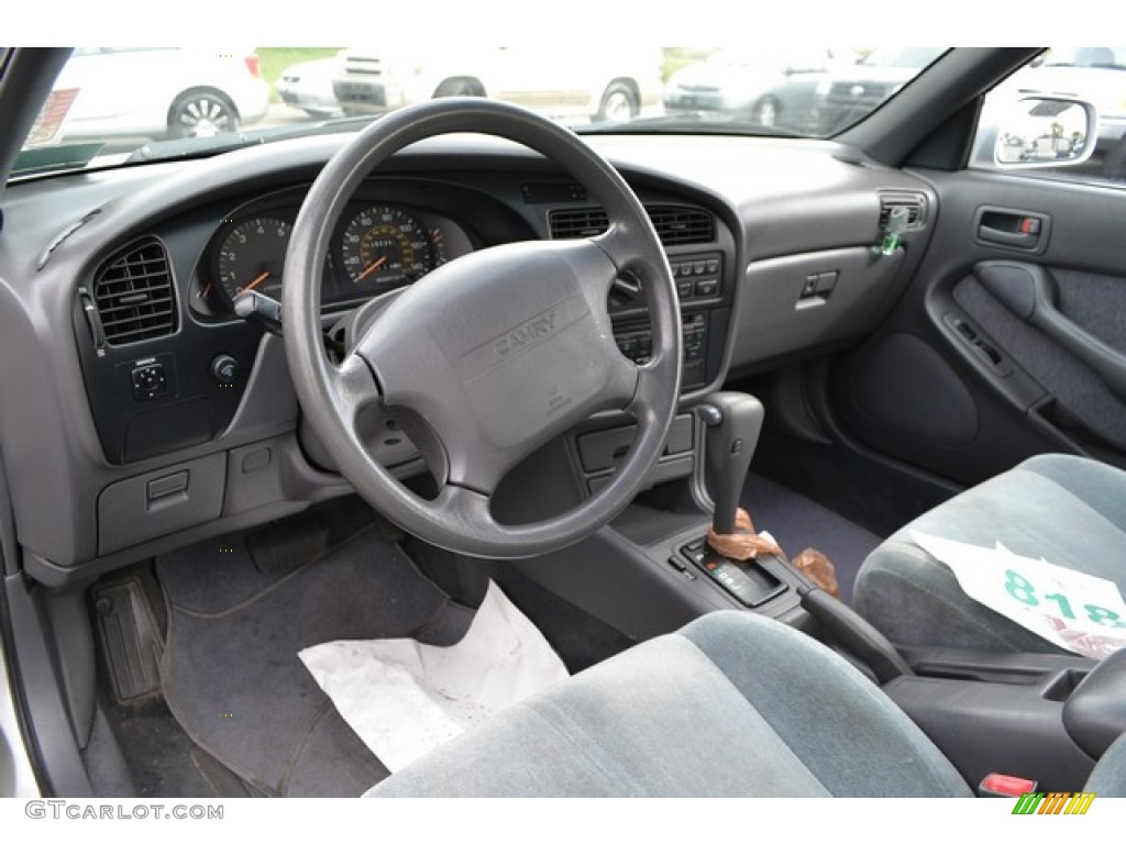 Gray Interior 1993 Toyota Camry XLE Sedan Photo #86668120