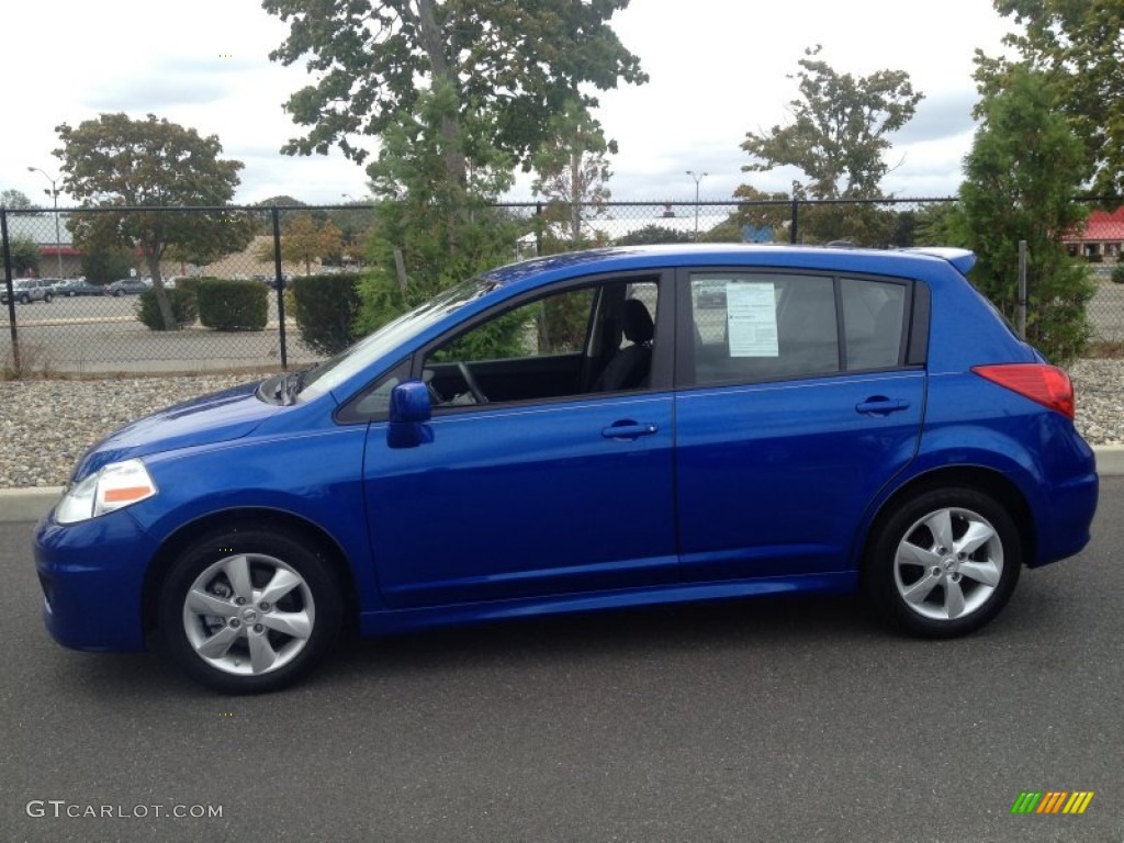 2012 Versa 1.8 SL Hatchback - Metallic Blue / Charcoal photo #4