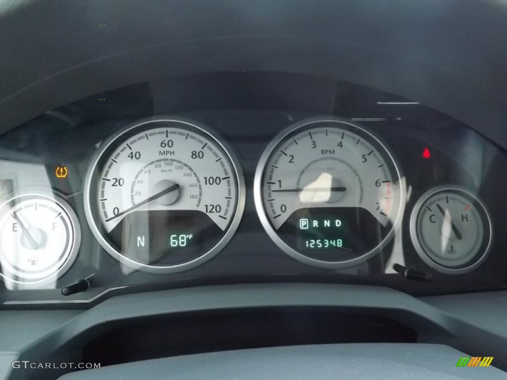 2008 Town & Country Touring - Inferno Red Crystal Pearlcoat / Medium Slate Gray/Light Shale photo #12