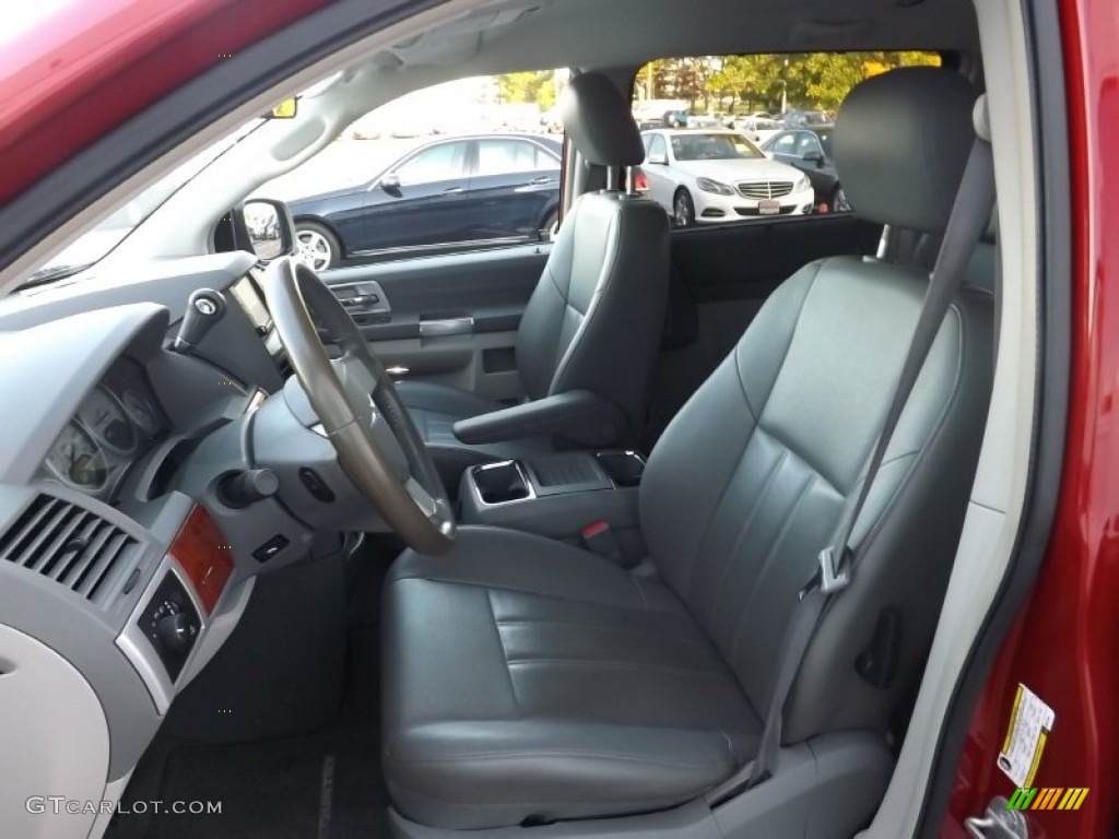 2008 Town & Country Touring - Inferno Red Crystal Pearlcoat / Medium Slate Gray/Light Shale photo #13