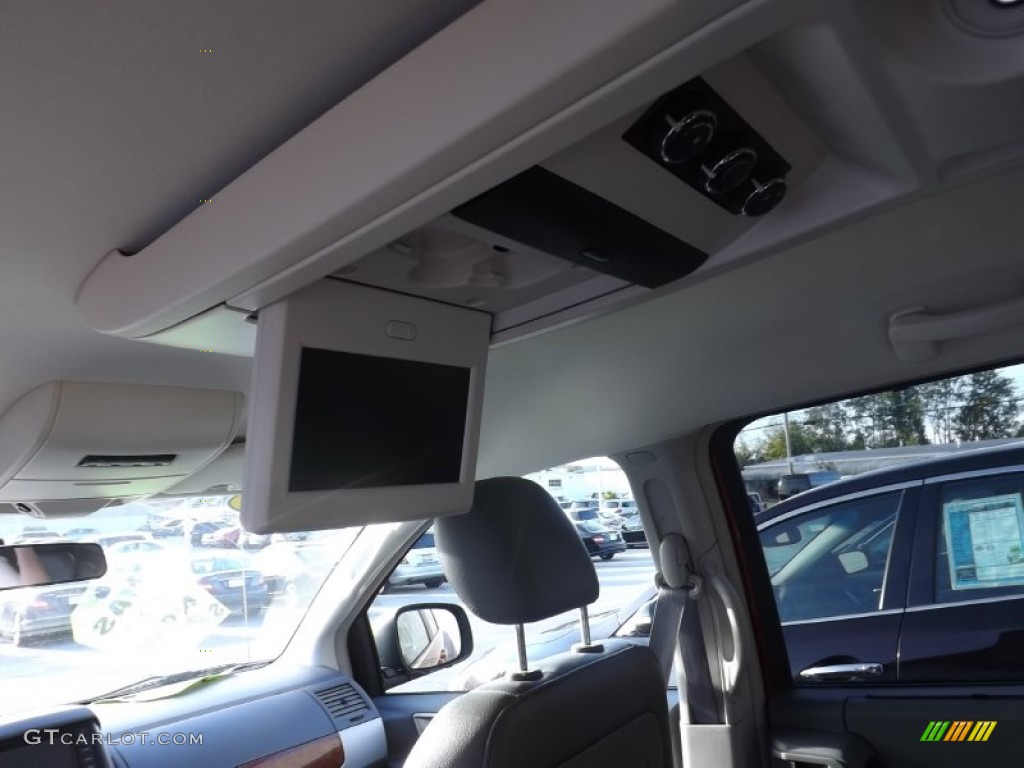 2008 Town & Country Touring - Inferno Red Crystal Pearlcoat / Medium Slate Gray/Light Shale photo #15