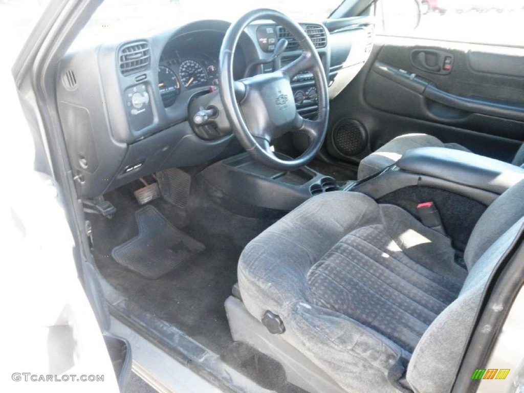 2002 Chevrolet S10 LS Extended Cab 4x4 Interior Color Photos