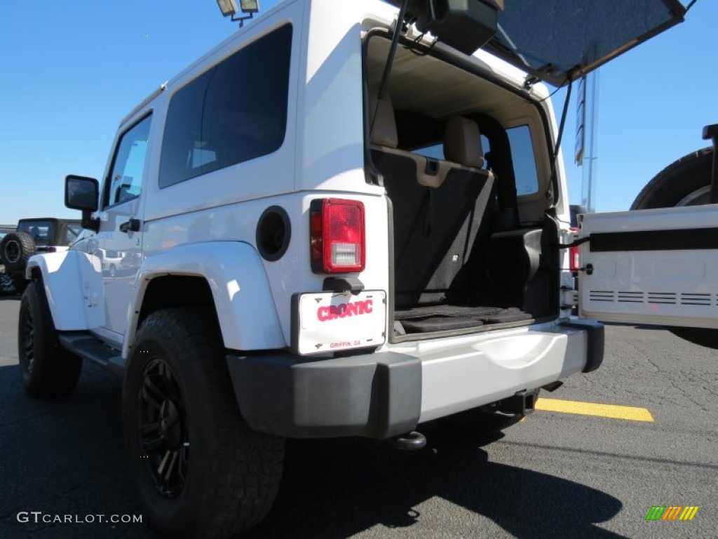 2012 Wrangler Sahara 4x4 - Bright White / Black/Dark Saddle photo #16